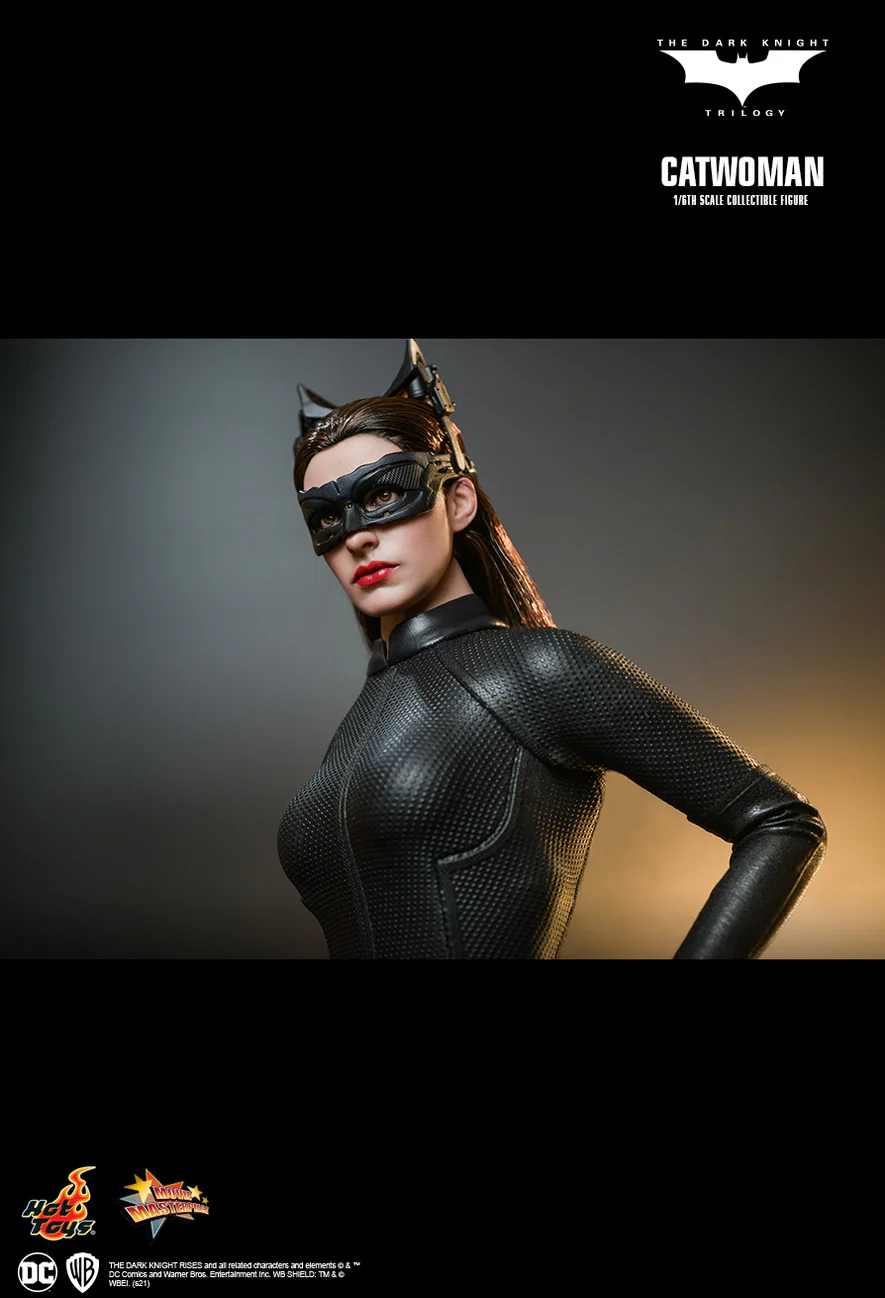 MMS627 - The Dark Knight Trilogy - 1/6th scale Catwoman Collectible Figure - Image 10