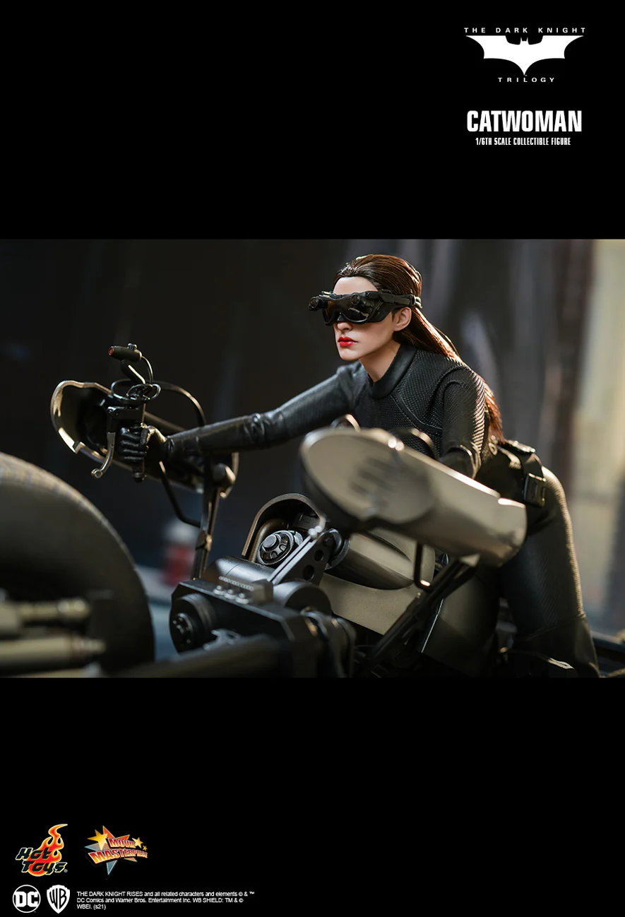 MMS627 - The Dark Knight Trilogy - 1/6th scale Catwoman Collectible Figure - Image 13