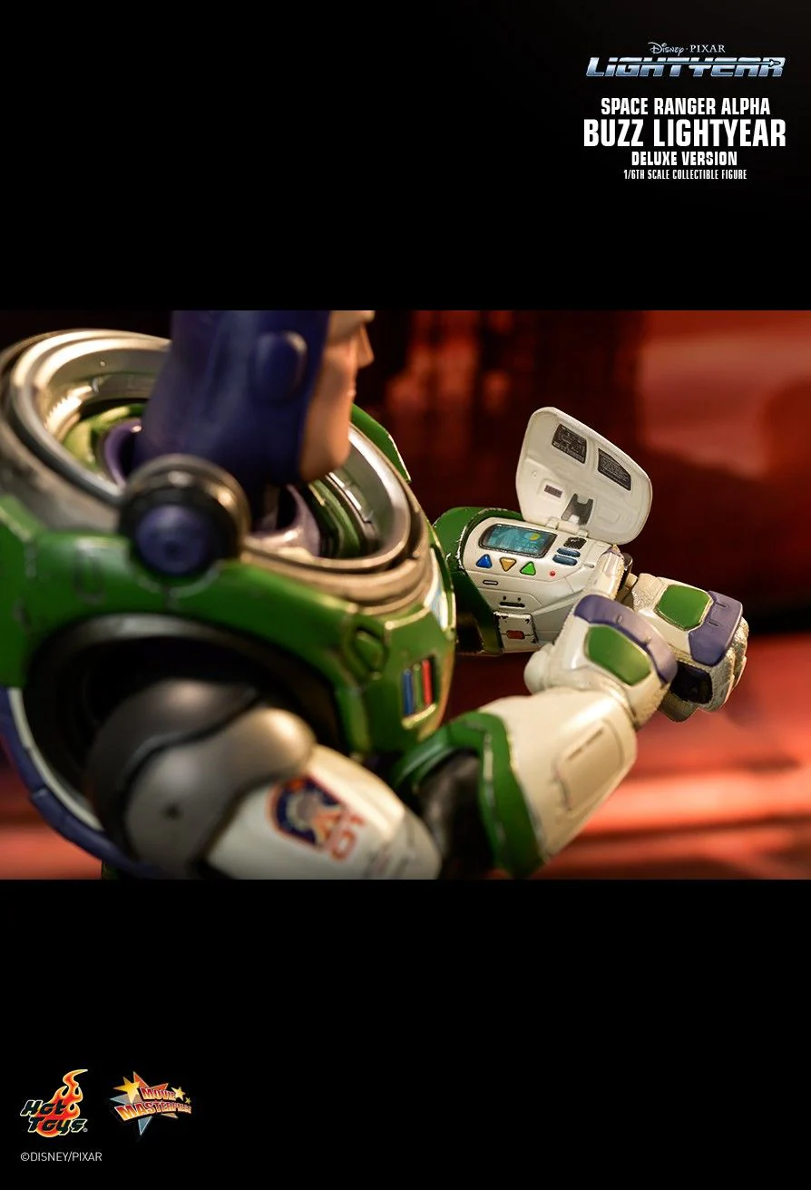 MMS635 - Lightyear - 1/6th scale Space Ranger Alpha Buzz Lightyear Collectible Figure (Deluxe Version) - Image 14