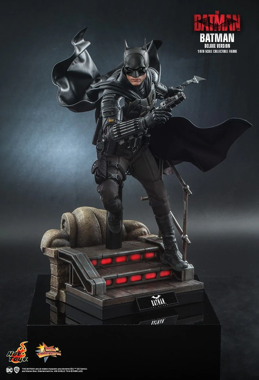 MMS639 - The Batman - 1/6th scale Batman Collectible Figure (Deluxe Version) - Image 8