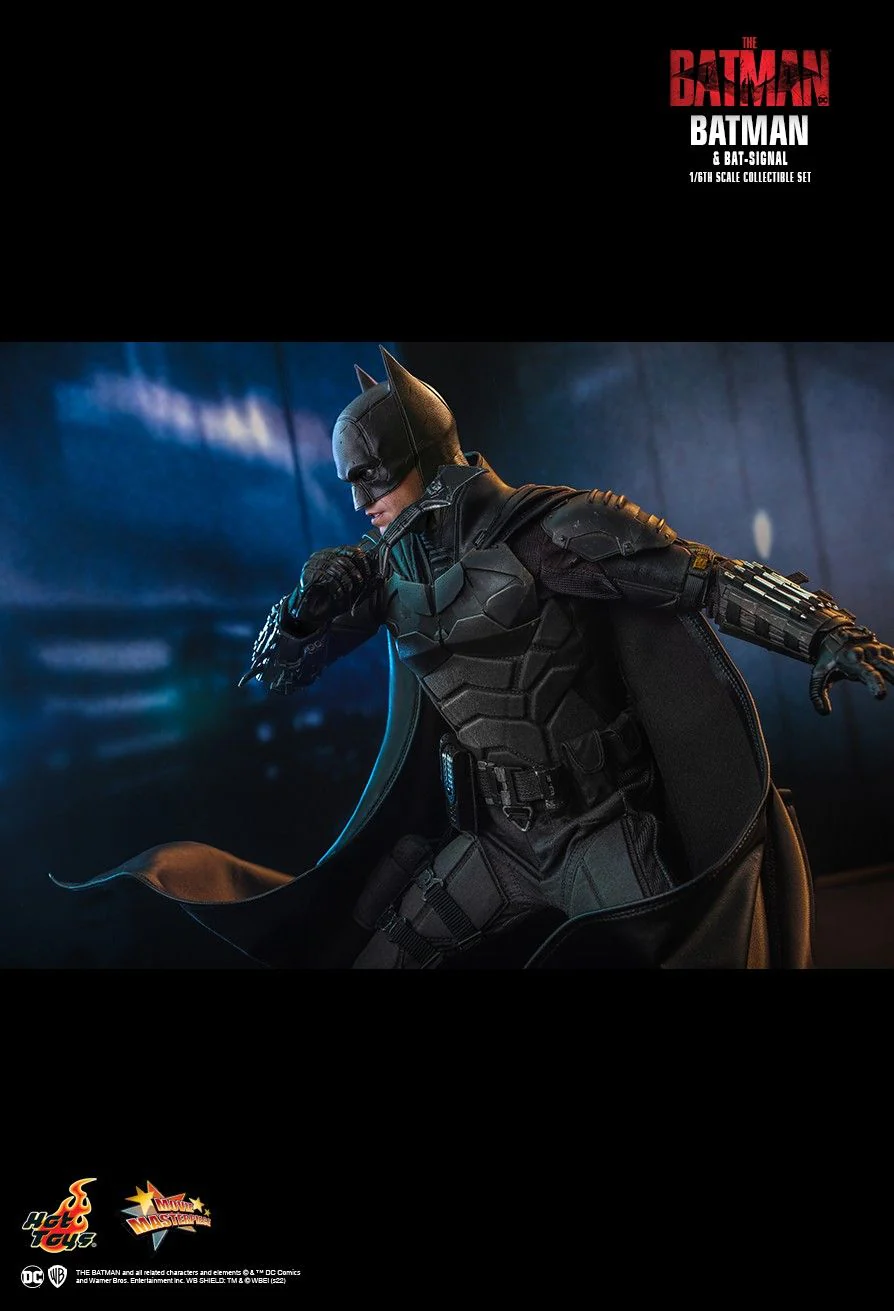 MMS641 - The Batman - 1/6th scale Batman and Bat-Signal Collectible Set - Image 12