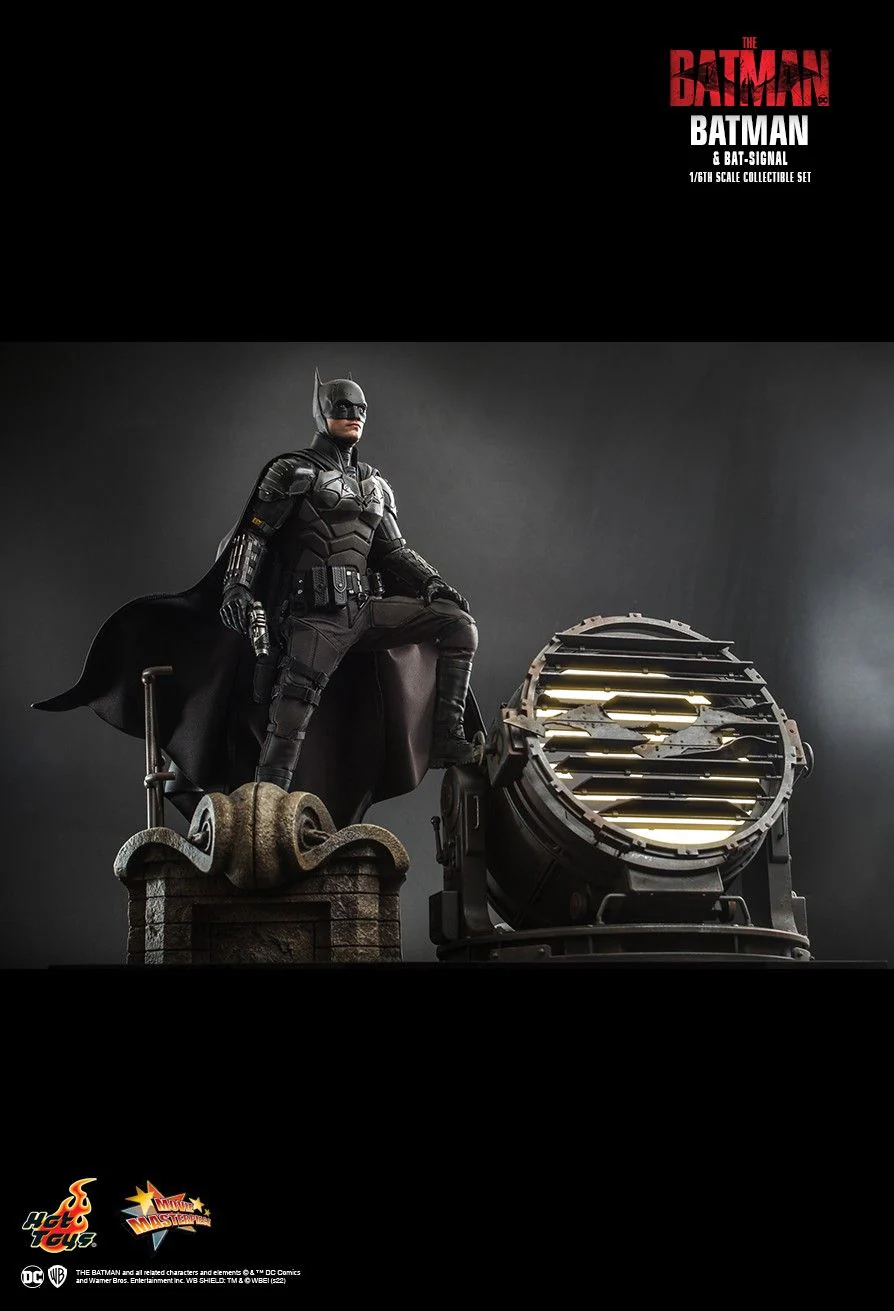 MMS641 - The Batman - 1/6th scale Batman and Bat-Signal Collectible Set - Image 20