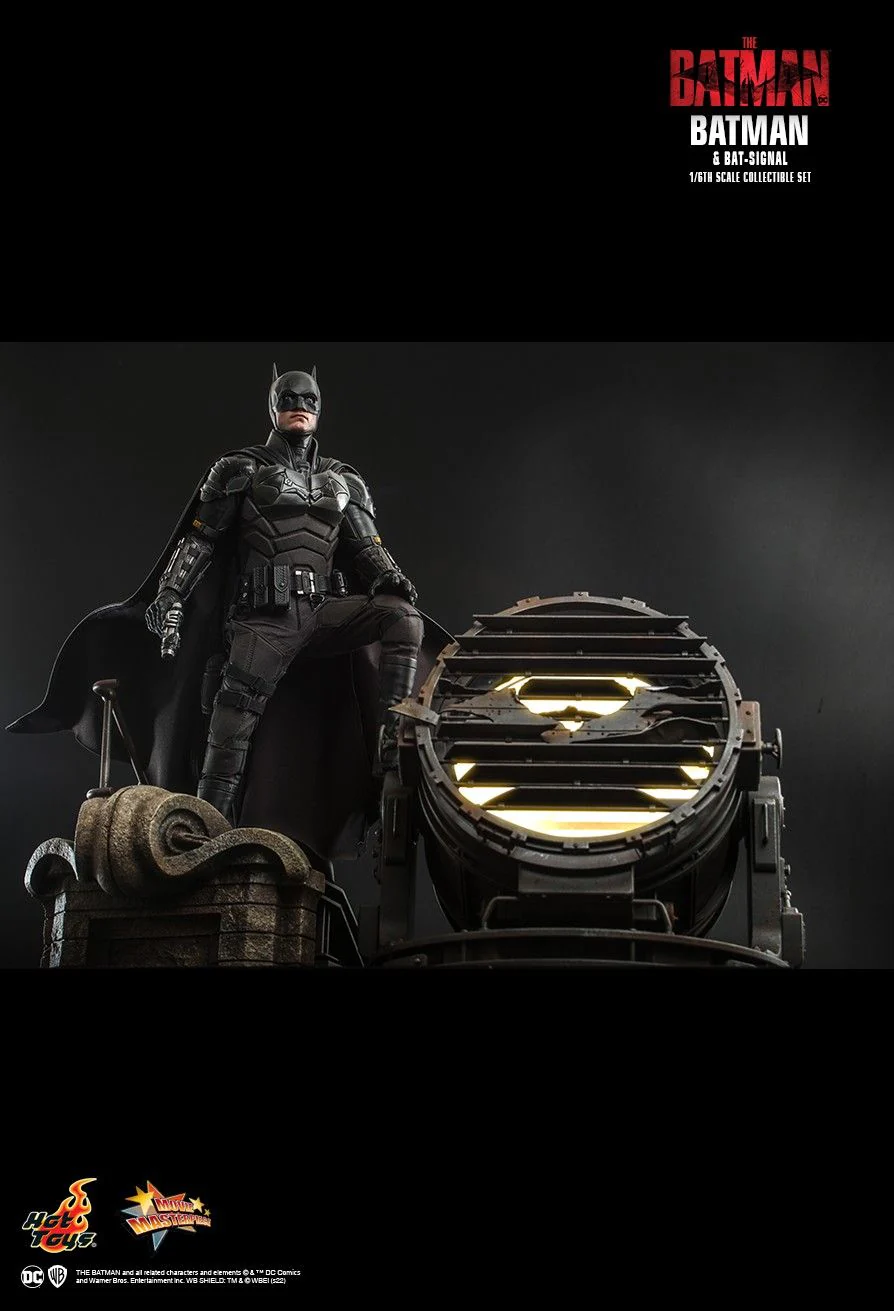 MMS641 - The Batman - 1/6th scale Batman and Bat-Signal Collectible Set - Image 21