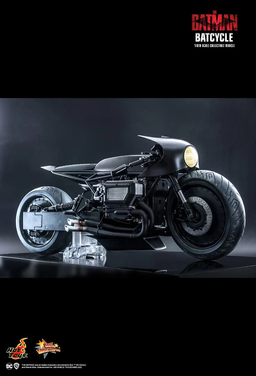 MMS642 - The Batman - 1/6th scale Batcycle Collectible Vehicle - Image 4