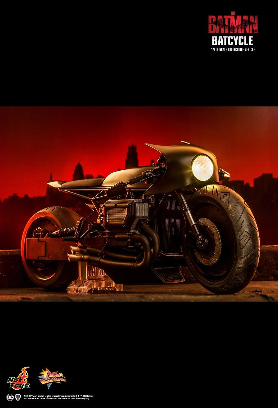 MMS642 - The Batman - 1/6th scale Batcycle Collectible Vehicle - Image 7