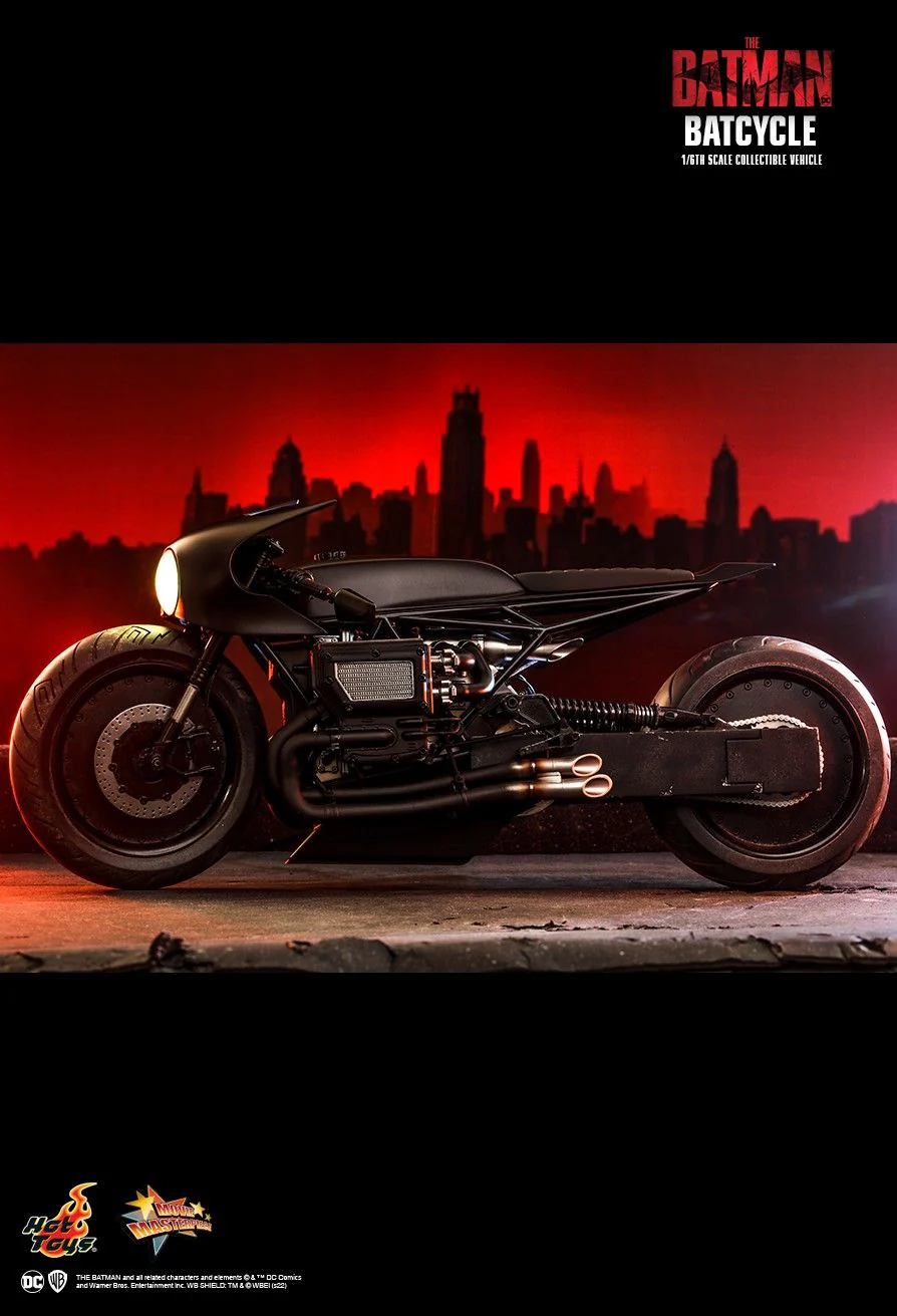 MMS642 - The Batman - 1/6th scale Batcycle Collectible Vehicle - Image 9