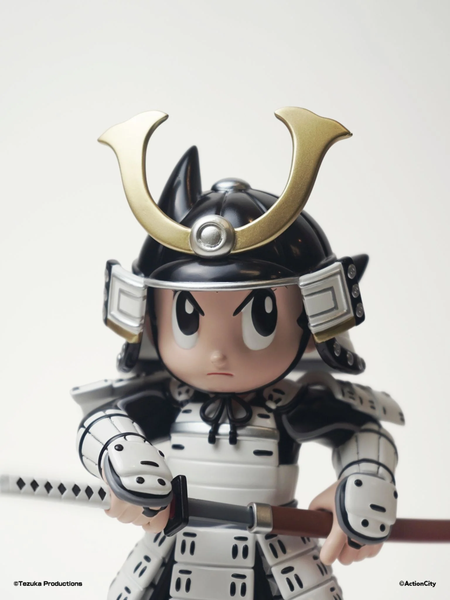 [Pre-Order] Astro Boy Samurai Kabuto (White Edition) - Image 2