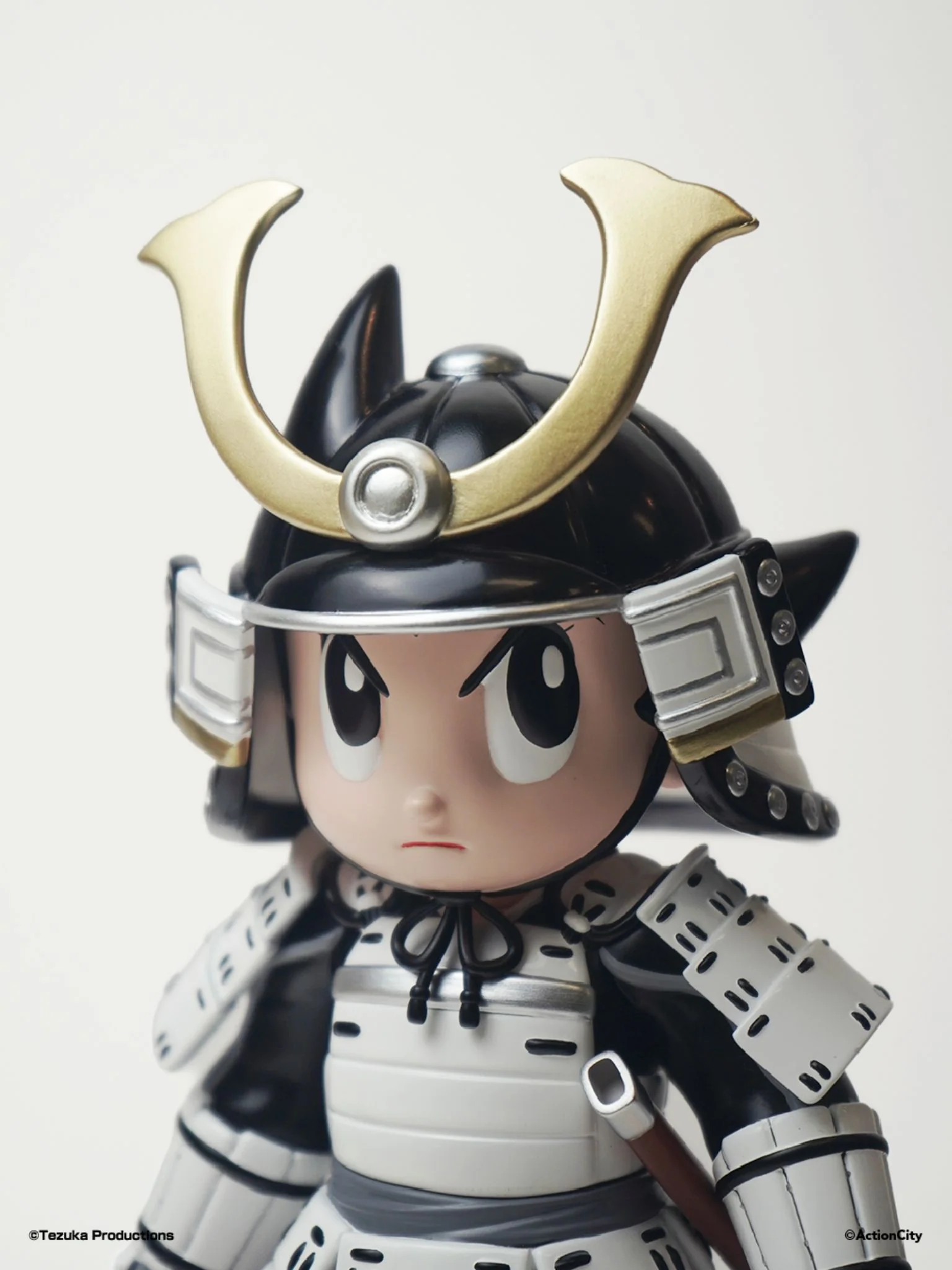 [Pre-Order] Astro Boy Samurai Kabuto (White Edition) - Image 3