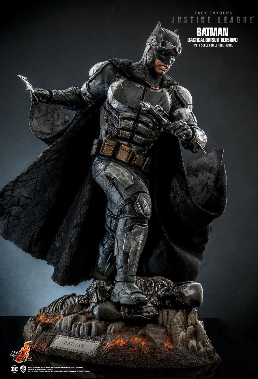 TMS085 - 1/6th scale Batman (Tactical Batsuit Version) - Image 14