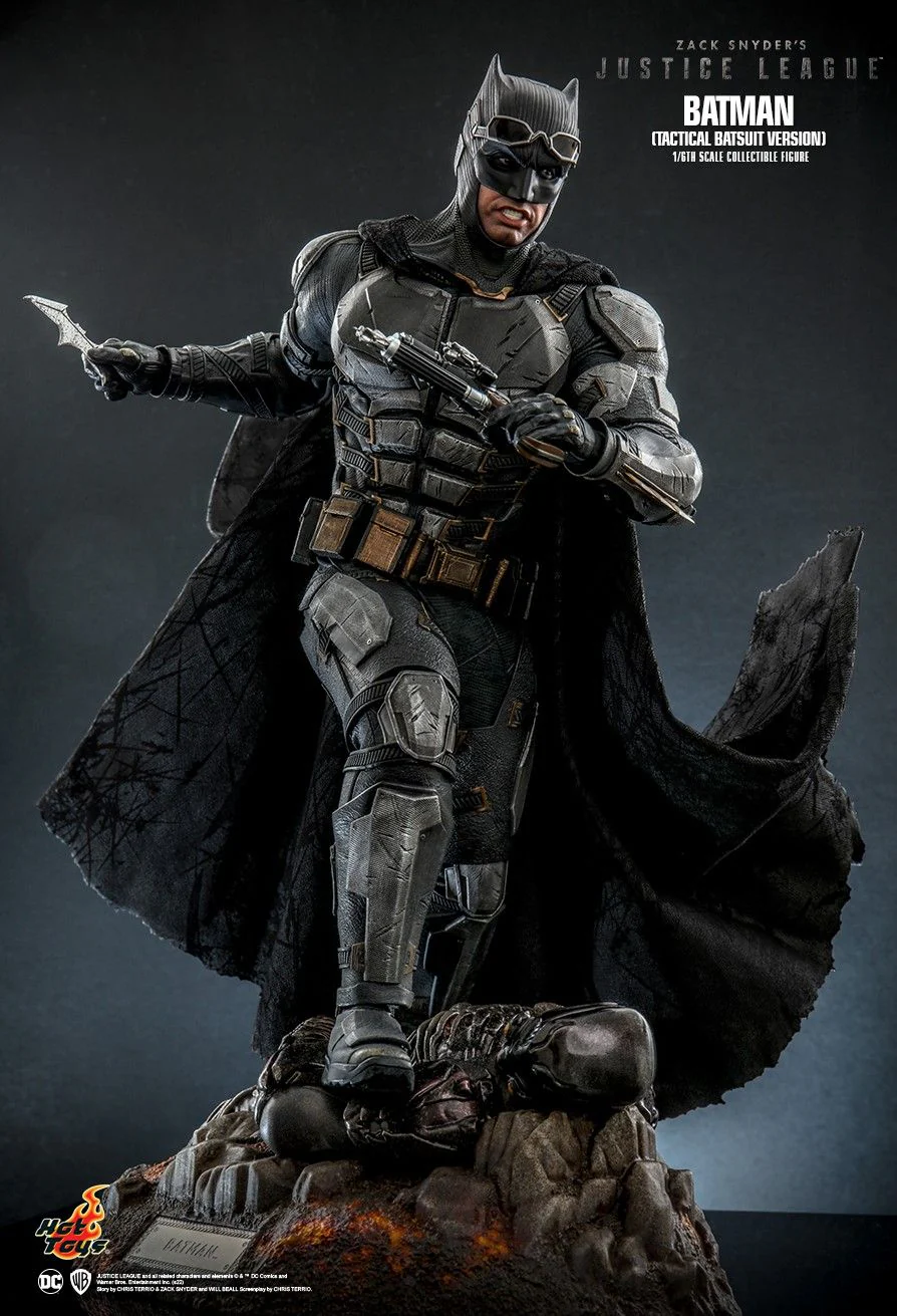 TMS085 - 1/6th scale Batman (Tactical Batsuit Version) - Image 15