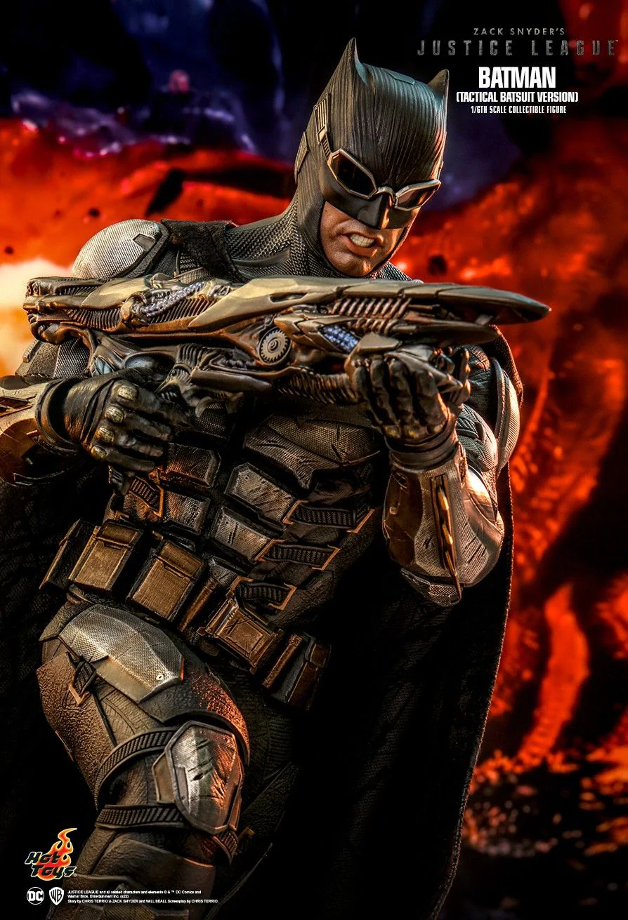TMS085 - 1/6th scale Batman (Tactical Batsuit Version) - Image 18