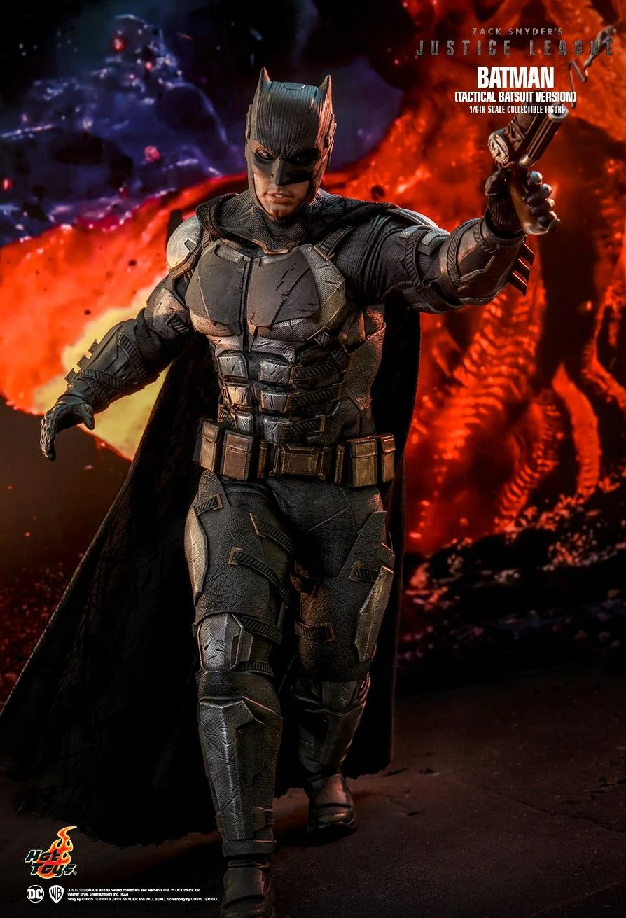 TMS085 - 1/6th scale Batman (Tactical Batsuit Version) - Image 19