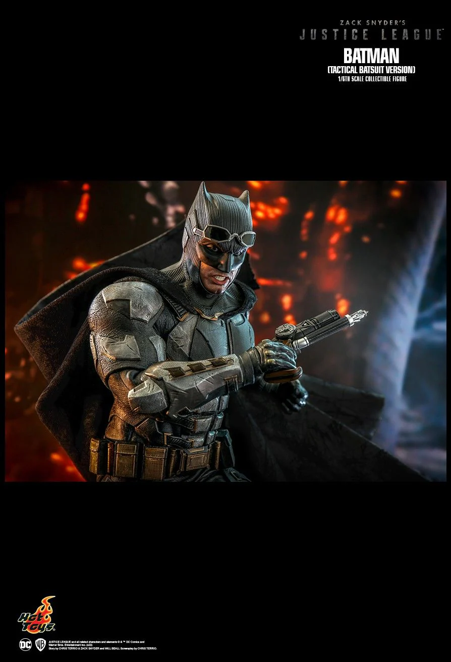TMS085 - 1/6th scale Batman (Tactical Batsuit Version) - Image 5