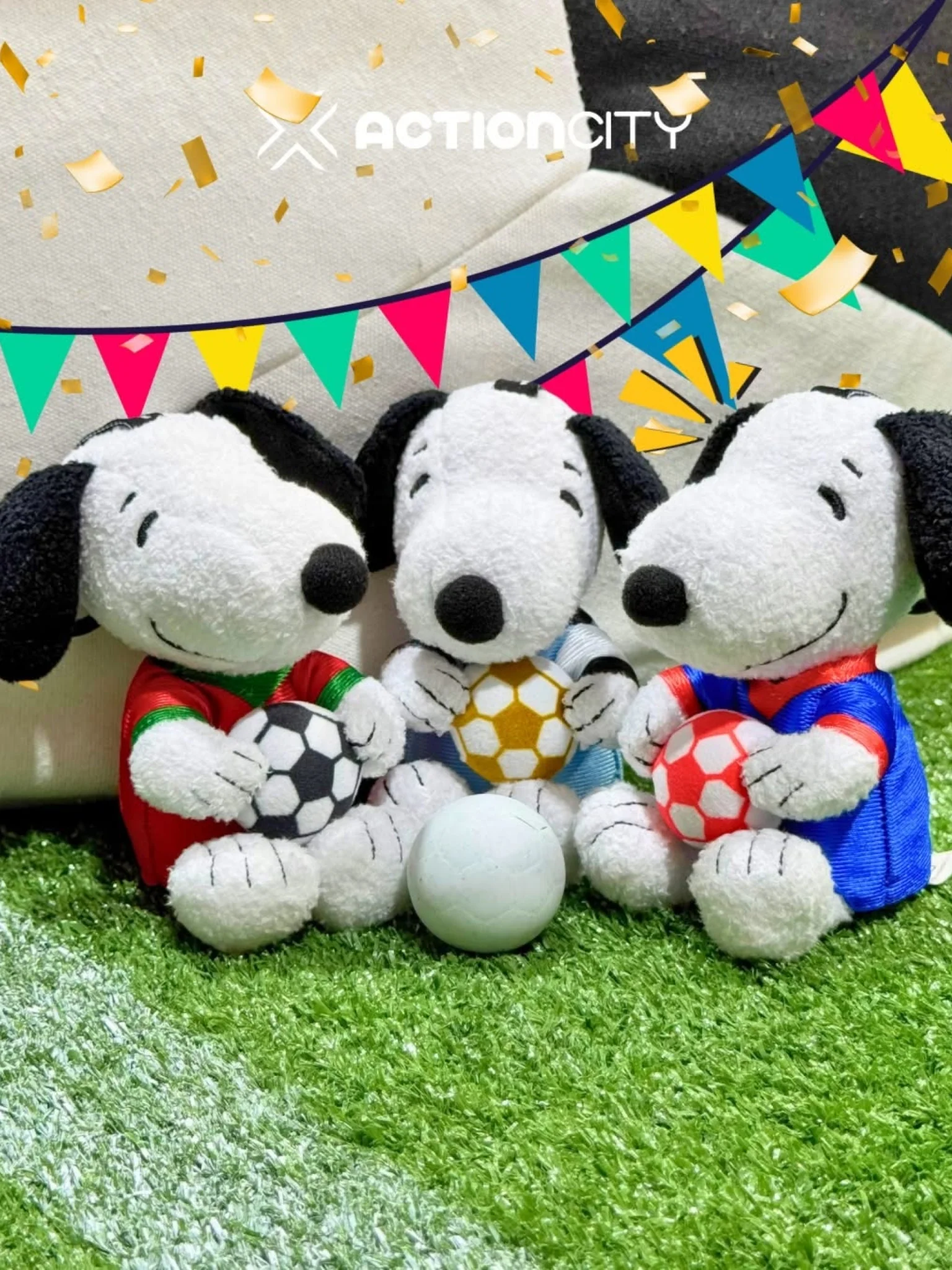 VIPO x Peanuts Football Plush Keychain Blind Box