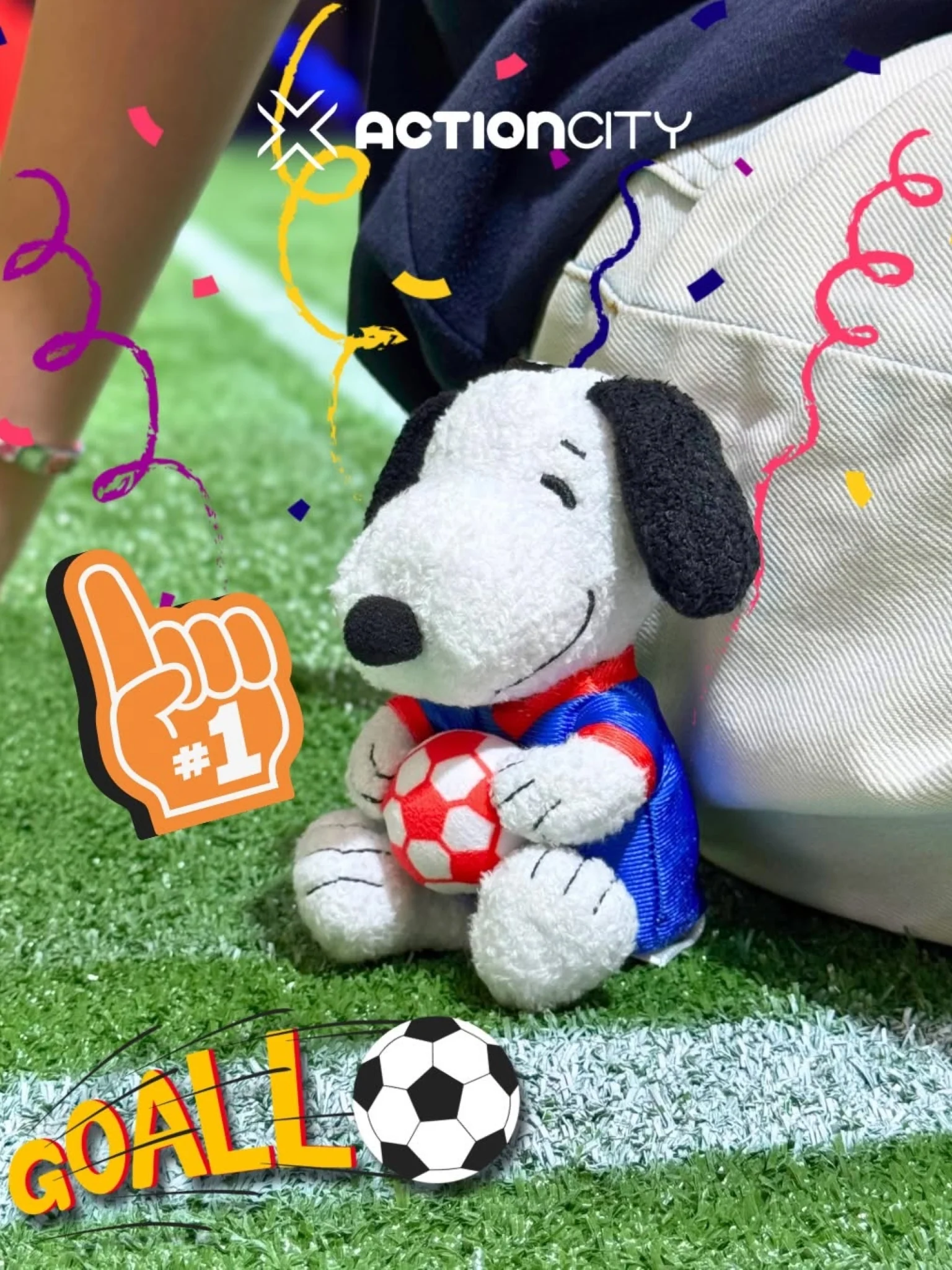 VIPO x Peanuts Football Plush Keychain Blind Box - Image 3