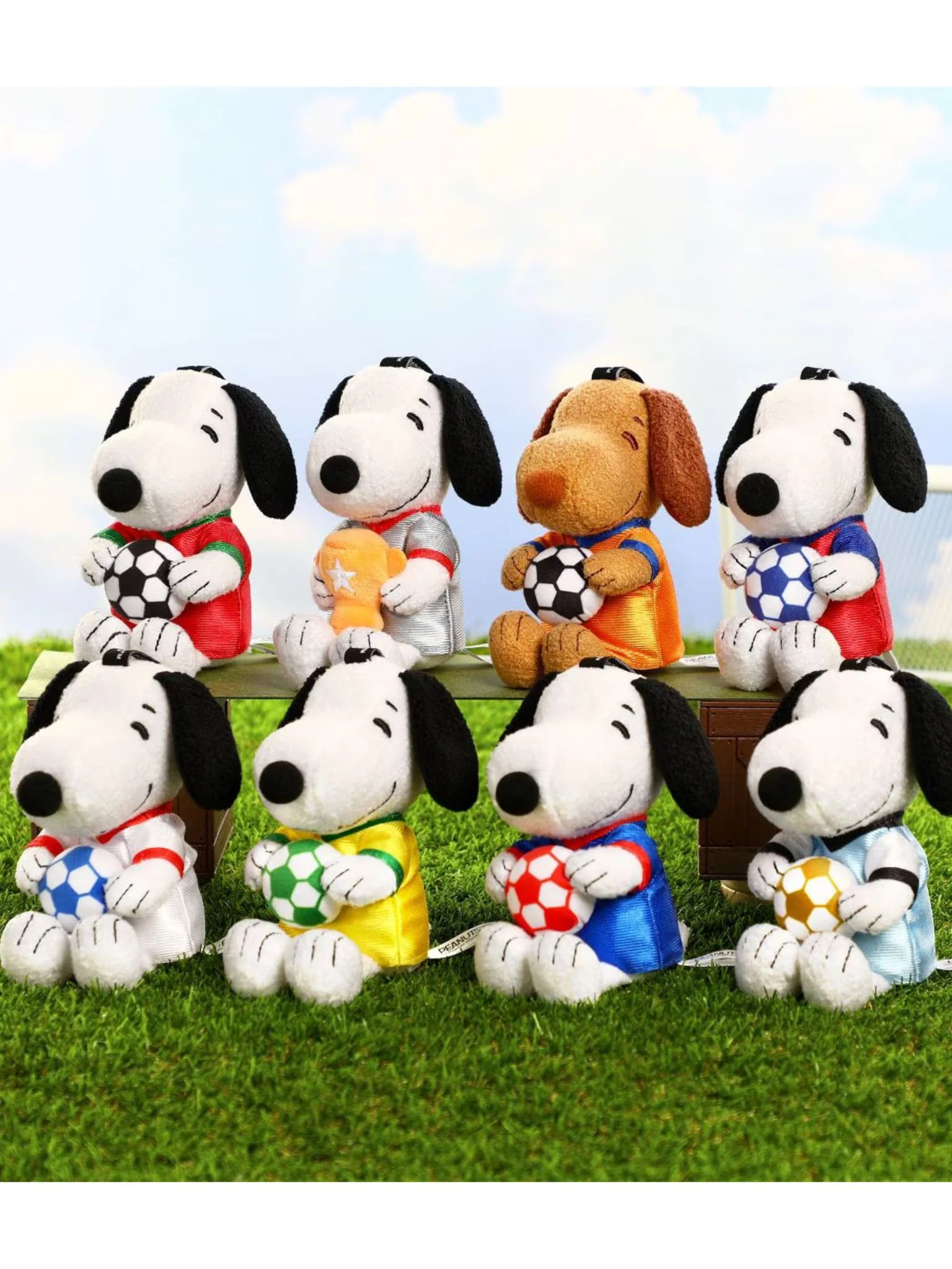 VIPO x Peanuts Football Plush Keychain Blind Box - Image 9